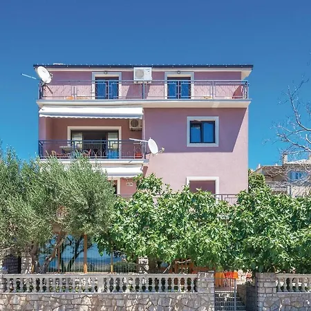Appartement Nice In With 4 Bedrooms&wifi