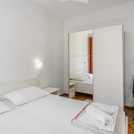 Appartement Nice In With 4 Bedrooms&wifi