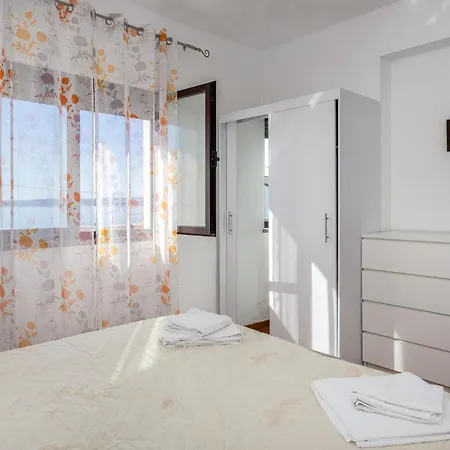 Apartament Awesome In With Kitchen Novi Vinodolski