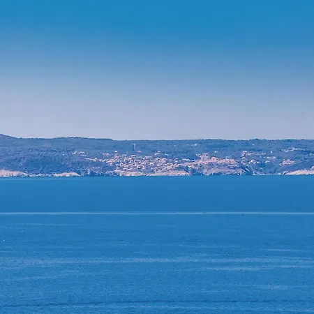 Appartement Nice In With 4 Bedrooms&wifi Novi Vinodolski