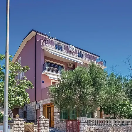 Appartement Nice In With 4 Bedrooms&wifi *