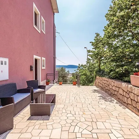 Apartament Awesome In With Kitchen Novi Vinodolski